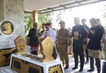 Peringati Haul Pahlawan Nasional Raden Intan II Ke-167, Bupati Lampung Selatan Lakukan Ziarah Dan Tabur Bunga