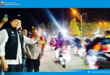 Dini Hari, Bupati Radityo Egi Pratama Berdiri di Tengah Pemudik Motor: Mengawal Harapan Pulang Selamat