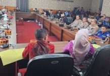 Ormas Garuda Sampaikan Aspirasi Terkait PT Oasis Wood Industri, Sekretariat DPRD Lampung Selatan Terima Audiensi Massa Aksi